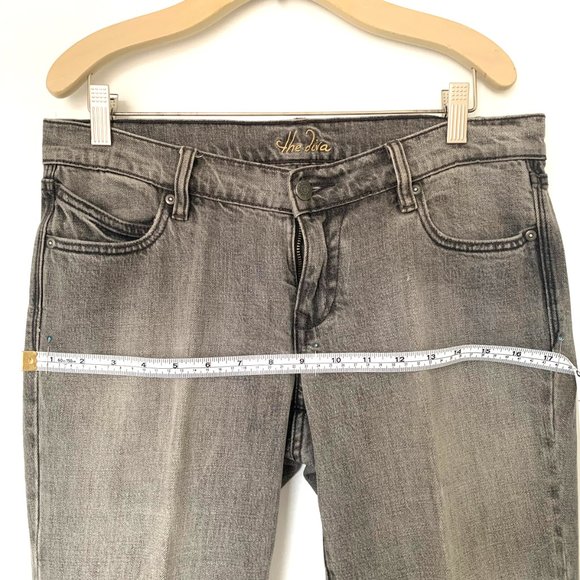 Old Navy 'The Diva' lowest rise boot cut jeans - Picture 7 of 9